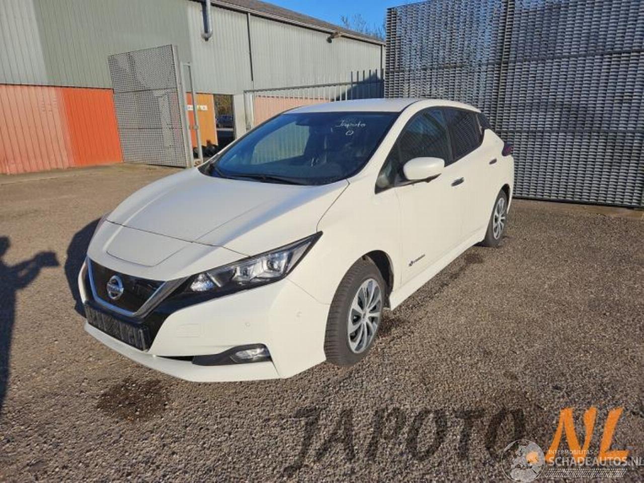 Nissan Leaf Leaf (ZE1), Hatchback, 2017 39/40kWh