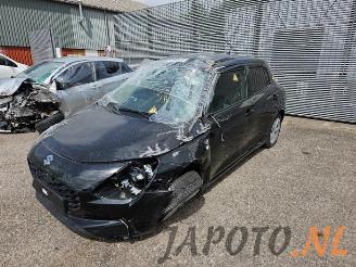 Vrakbiler auto Suzuki Swift Swift (ZCE/ZDE), Hatchback 5-drs, 2023 1.2 VVT 12V Hybrid 2024/11