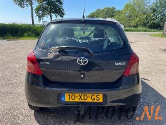 Toyota Yaris Yaris II (P9), Hatchback, 2005 / 2014 1.3 16V VVT-i picture 4