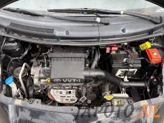 Toyota Yaris Yaris II (P9), Hatchback, 2005 / 2014 1.3 16V VVT-i picture 12