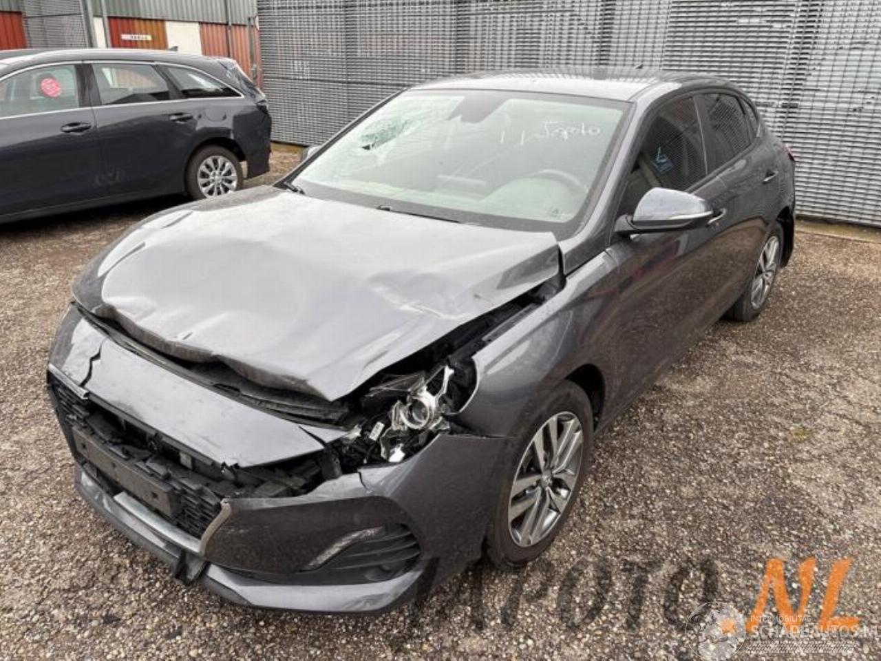 Hyundai I-30 i30 Fastback (PDEBA/PEDBC), Liftback, 2017 1.0 T-GDI 12V