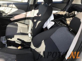 Toyota Yaris Yaris III (P13), Hatchback, 2010 / 2020 1.33 16V Dual VVT-I picture 12