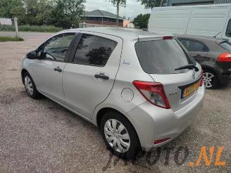 Toyota Yaris Yaris III (P13), Hatchback, 2010 / 2020 1.0 12V VVT-i picture 3
