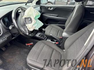 Kia Stonic Stonic (YB), SUV, 2017 1.0i T-GDi 12V picture 11