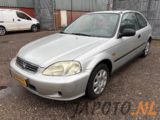 Vrakbiler auto Honda Civic Civic (EJ/EK), Hatchback 3-drs, 1995 / 2001 1.4i 16V 2000/5
