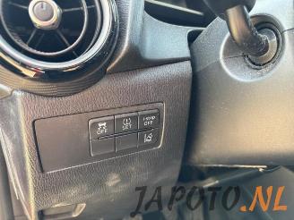 Mazda 2 2 (DJ/DL), Hatchback, 2014 1.5 SkyActiv-G 90 picture 18