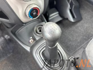 Toyota Yaris Yaris II (P9), Hatchback, 2005 / 2014 1.3 16V VVT-i picture 12