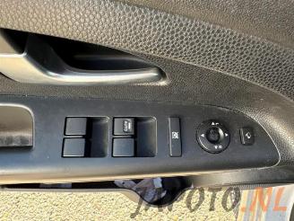 Kia Venga Venga, MPV, 2010 / 2019 1.6 CVVT 16V picture 13