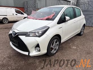 Vrakbiler auto Toyota Yaris Yaris III (P13), Hatchback, 2010 / 2020 1.5 16V Hybrid 2014/1