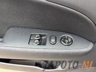 Hyundai I-30 i30 Crosswagon (WWH), Combi, 2007 / 2012 1.4 CVVT 16V picture 15