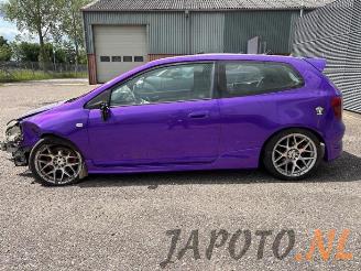 Honda Civic Civic (EP/EU), Hatchback 3-drs, 2000 / 2005 2.0 16V Type-R picture 2