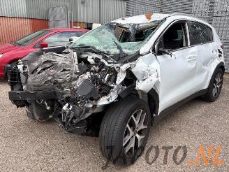 Vrakbiler auto Kia Sportage Sportage (QL), Terreinwagen, 2015 / 2022 1.6 GDI 16V 4x2 2017/8