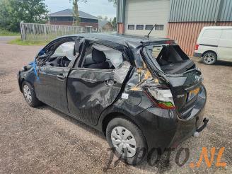 Toyota Yaris Yaris III (P13), Hatchback, 2010 / 2020 1.0 12V VVT-i picture 3