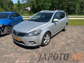 demontáž osobní automobily Kia Cee d Cee'd Sporty Wagon (EDF), Combi, 2007 / 2012 1.4 16V 2010/5