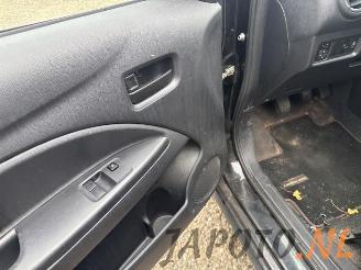 Mitsubishi Space-star Space Star (A0), Hatchback, 2012 1.0 12V picture 10