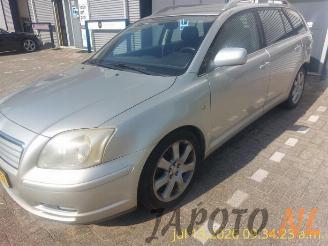 Vrakbiler auto Toyota Avensis Avensis Wagon (T25/B1E), Combi, 2003 / 2008 2.0 16V VVT-i D4 2005/6