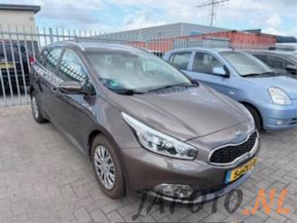 Vrakbiler auto Kia Cee d Cee'd Sportswagon (JDC5), Combi, 2012 / 2018 1.6 GDI 16V 2013/1