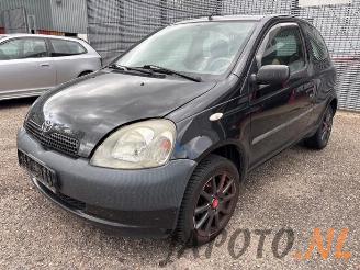 Vrakbiler auto Toyota Yaris Yaris (P1), Hatchback, 1999 / 2005 1.0 16V VVT-i 2002/5