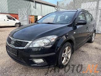 Coche siniestrado Kia Cee d Cee'd Sporty Wagon (EDF), Combi, 2007 / 2012 1.4 16V 2011/1