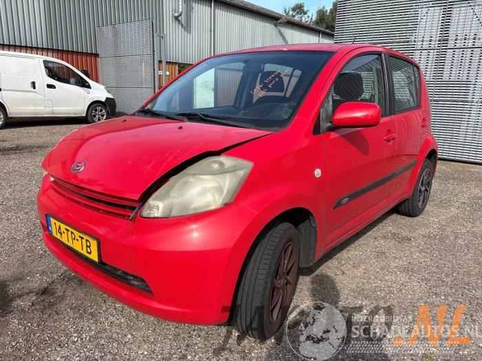 Daihatsu Sirion Sirion 2 (M3), Hatchback, 2005 1.0 12V DVVT
