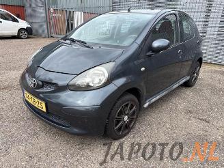 Vrakbiler auto Toyota Aygo Aygo (B10), Hatchback, 2005 / 2014 1.0 12V VVT-i 2006/8