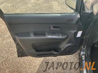 Kia Carens Carens III (FG), MPV, 2006 / 2013 2.0i CVVT 16V picture 9