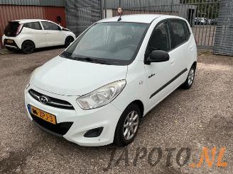 Vrakbiler auto Hyundai I-10 i10 (F5), Hatchback, 2007 / 2013 1.0i 12V 2013/1