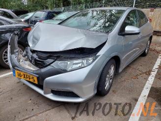 krockskadad bil auto Honda Civic Civic (FK1/2/3), Hatchback, 2012 / 2017 1.8i VTEC 16V 2012/5