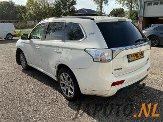 Mitsubishi Outlander Outlander (GF/GG), SUV, 2012 / 2022 2.0 16V PHEV 4x4 picture 3