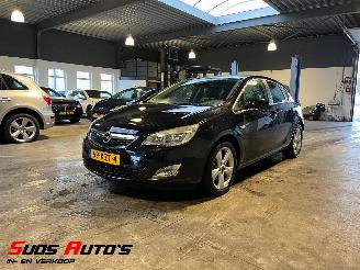 skadebil auto Opel Astra 1.4 Turbo Cosmo 140 PK! 2010/3