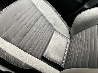 Toyota Auris 1.8 Hybrid Lease Pro picture 23