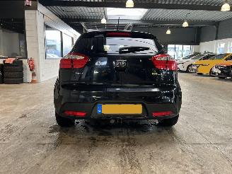 Kia Rio 1.4 CVVT Plus Pack picture 4