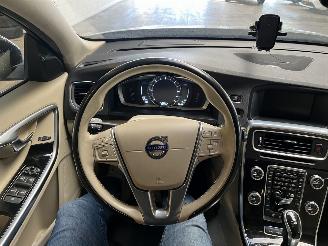 Volvo V-60 2.4 D6 Twin Engine R-Design NL NAP! picture 21