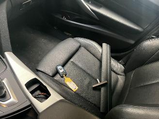 BMW 3-serie 318i M Sport 90.000 KM NAP! picture 21