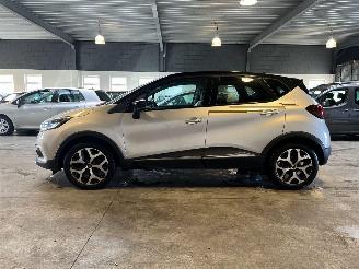 Renault Captur 1.2 TCe Bose 52.000 KM Automaat! picture 2