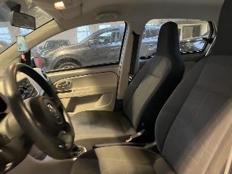 Volkswagen Up! 1.0 move up! picture 16