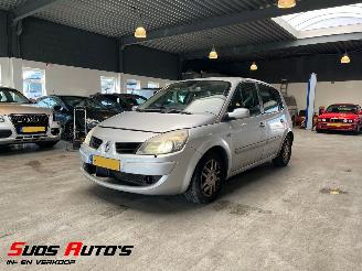 krockskadad bil auto Renault Scenic 2.0-16V Tech Line 2008/1