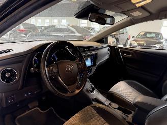 Toyota Auris 1.8 Hybrid Executive picture 14