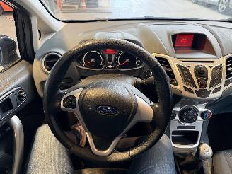 Ford Fiesta 1.25 Ghia picture 16