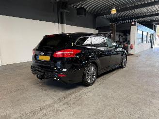 Ford Focus 1.0 Titanium picture 5