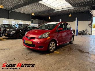 škoda osobní automobily Toyota  1.0-12V Aspiration Red 93.000 NAP! 2010/12
