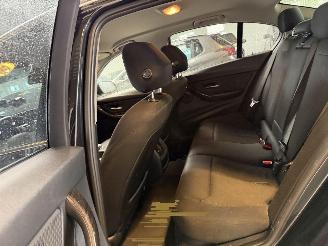 BMW 3-serie 320i Executive picture 13
