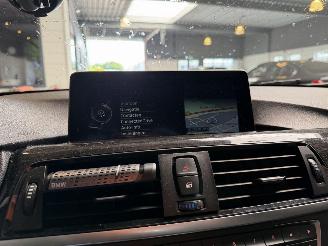 BMW 3-serie 320i Executive picture 22