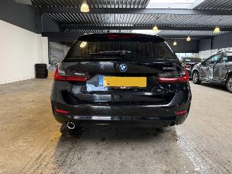 BMW 3-serie 330e Business Edition Plus BTW! picture 4