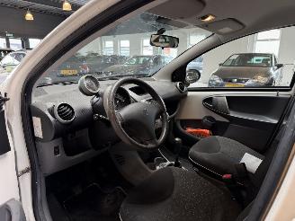 skadebil auto Peugeot 107 1.0-12V Millesim 200 2011/3