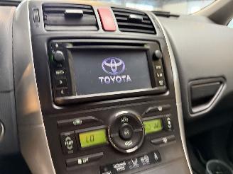škoda osobní automobily Toyota Auris 1.8 Full Hybrid Dynamic 2012/2
