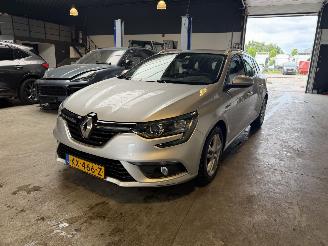 skadebil auto Renault Mégane Grandtour 1.5 dCi 110 2016/12