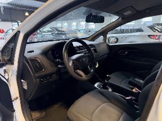 Kia Rio 1.2 CVVT Plus Pack picture 17