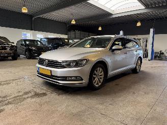 Unfallwagen Volkswagen Passat 1.6 TDI BlueMotion 2015/4