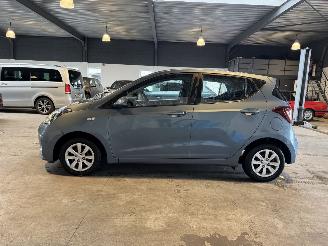 Hyundai I-10 1.0i picture 2